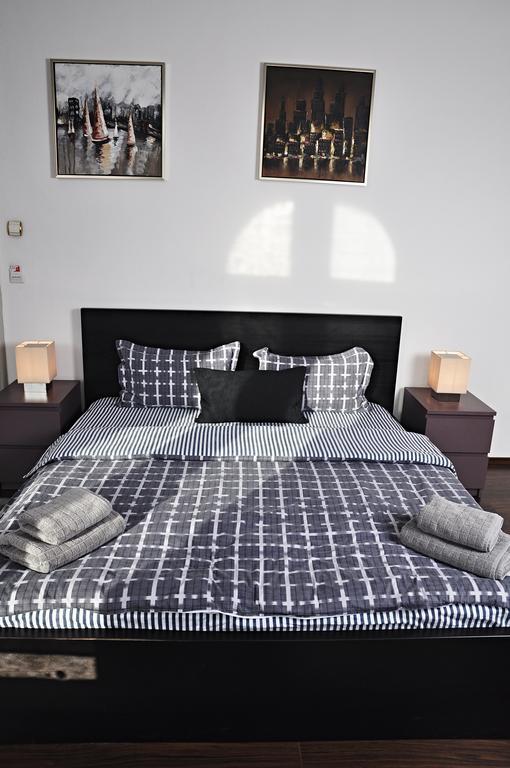Antique Hostel Bucureşti Phòng bức ảnh