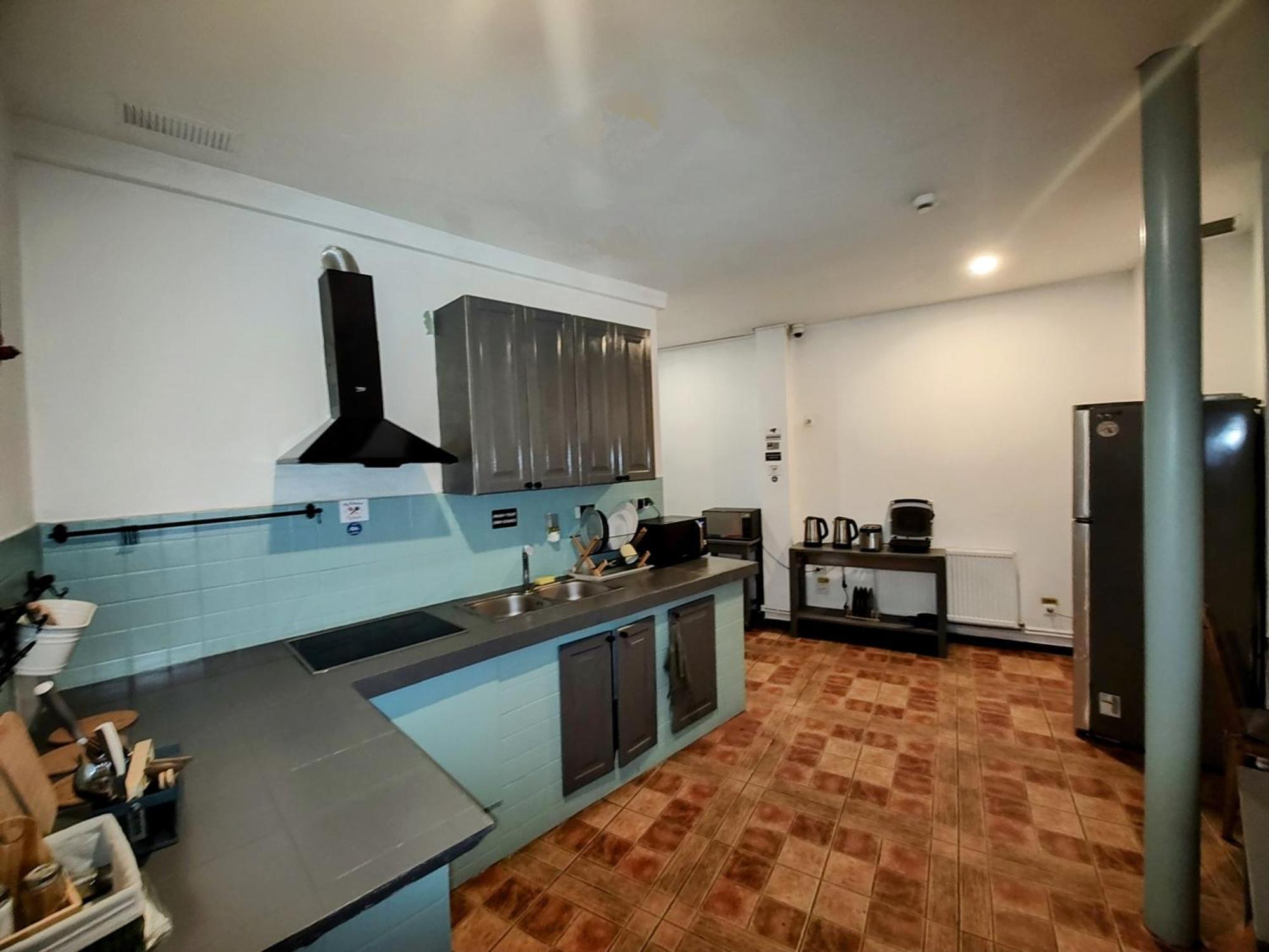 Antique Hostel Bucureşti Ngoại thất bức ảnh