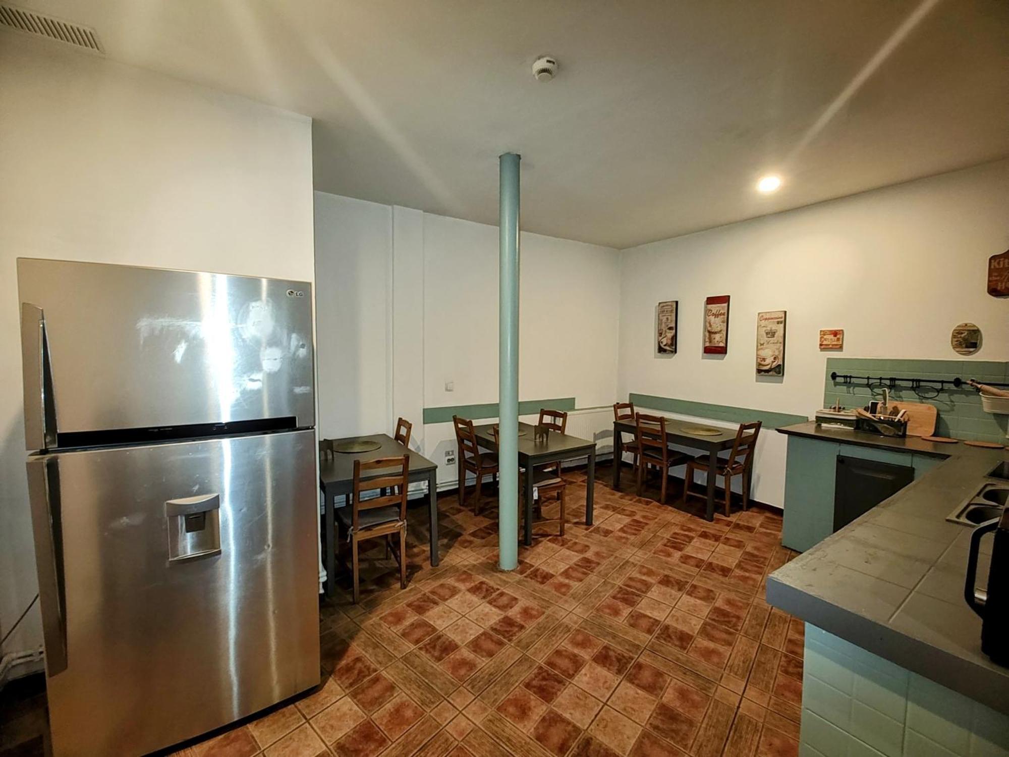 Antique Hostel Bucureşti Ngoại thất bức ảnh