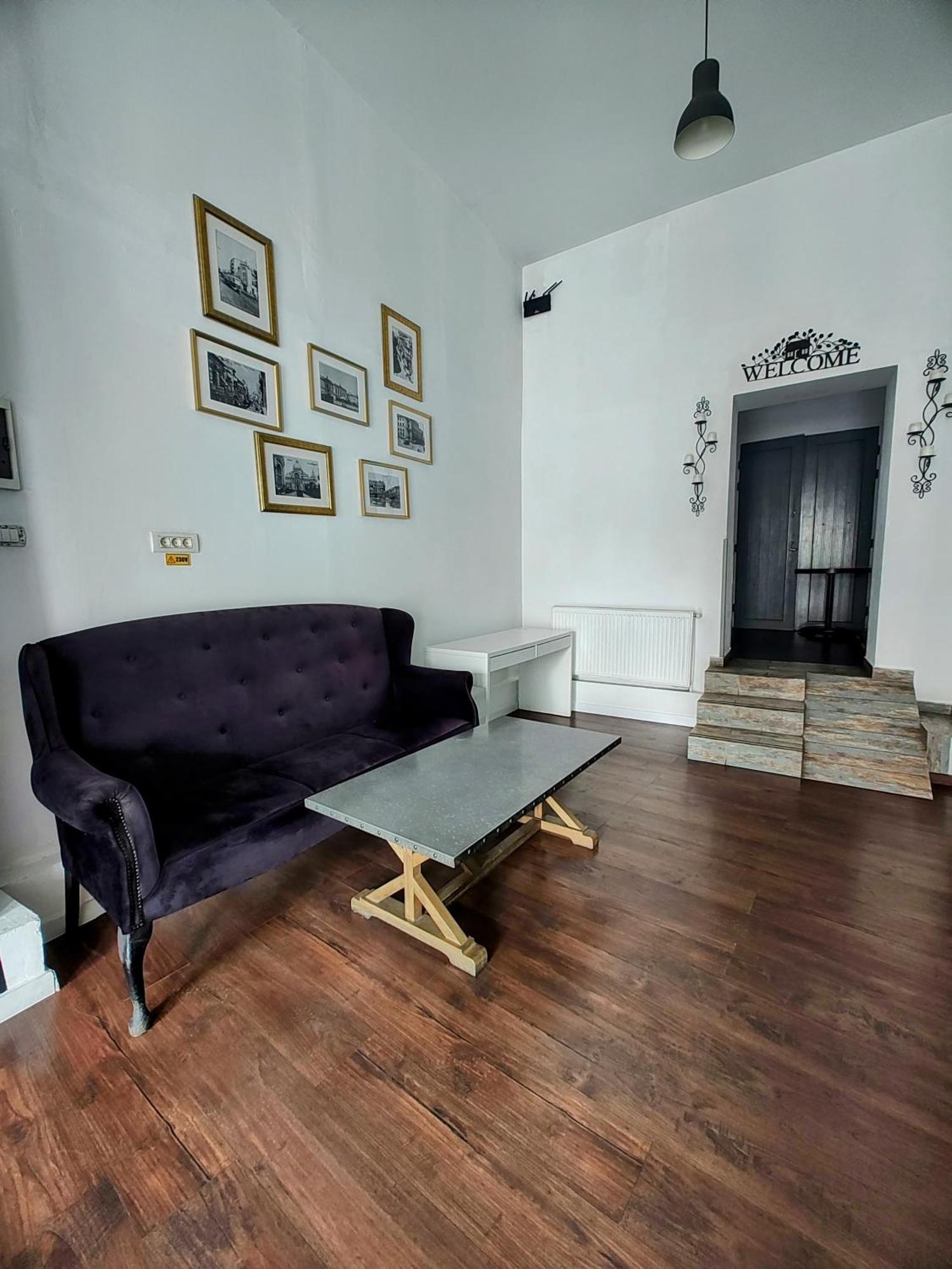 Antique Hostel Bucureşti Ngoại thất bức ảnh