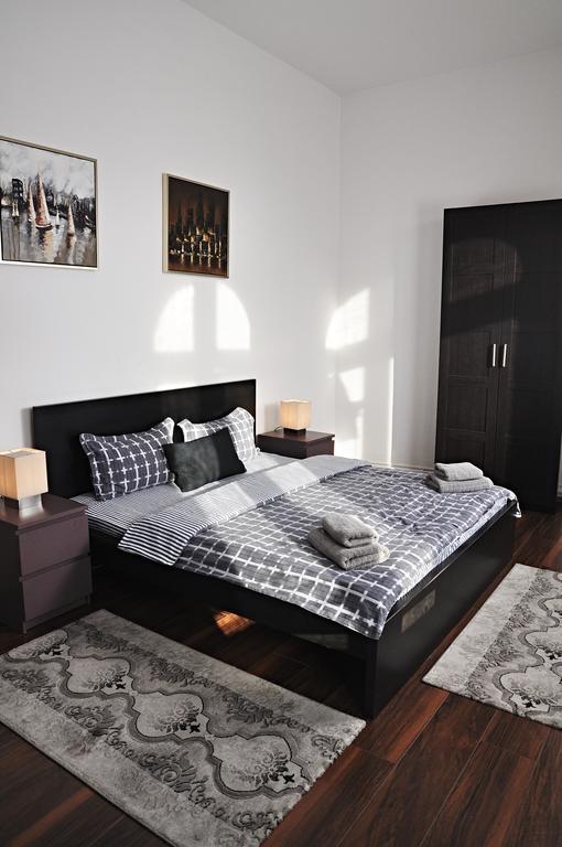Antique Hostel Bucureşti Phòng bức ảnh