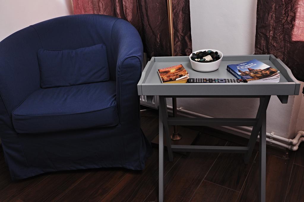 Antique Hostel Bucureşti Phòng bức ảnh