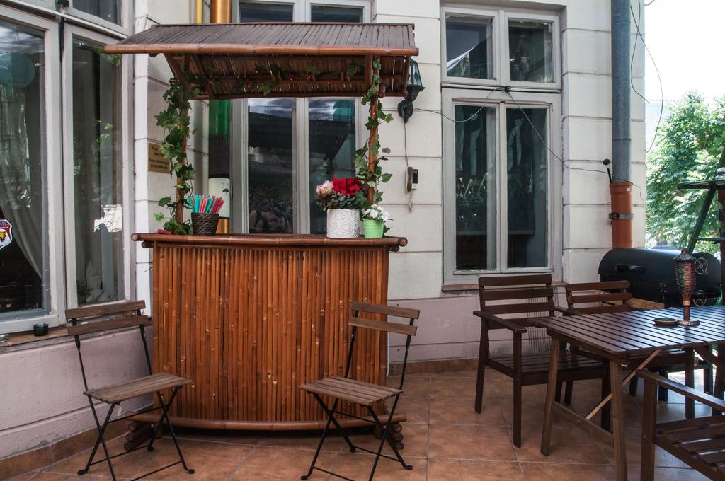 Antique Hostel Bucureşti Phòng bức ảnh