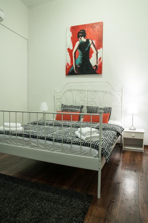 Antique Hostel Bucureşti Phòng bức ảnh