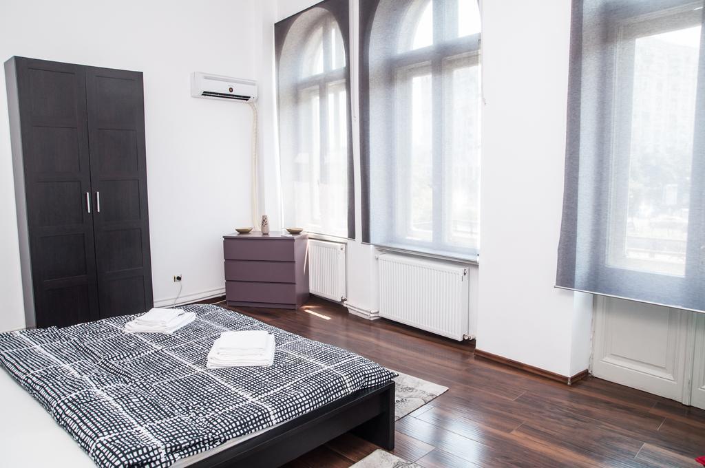 Antique Hostel Bucureşti Ngoại thất bức ảnh