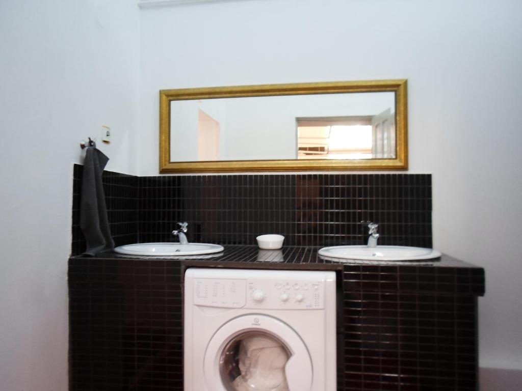 Antique Hostel Bucureşti Ngoại thất bức ảnh