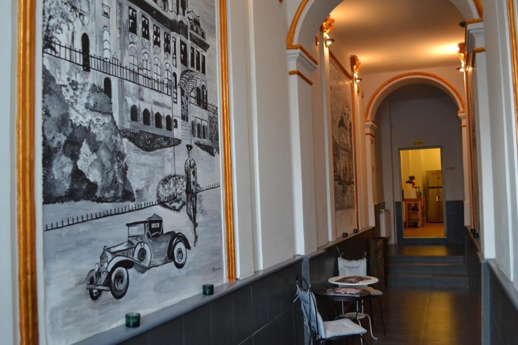Antique Hostel Bucureşti Ngoại thất bức ảnh